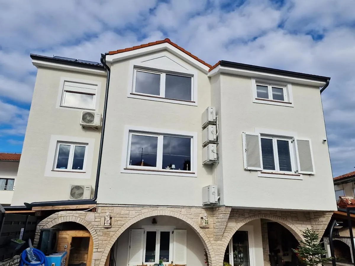 Apartmani Carla ميدولين