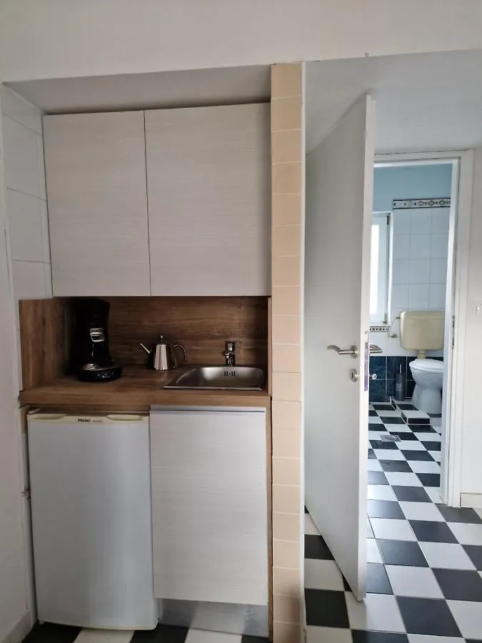 Apartmani Carla Medulin 0*,  Croatia