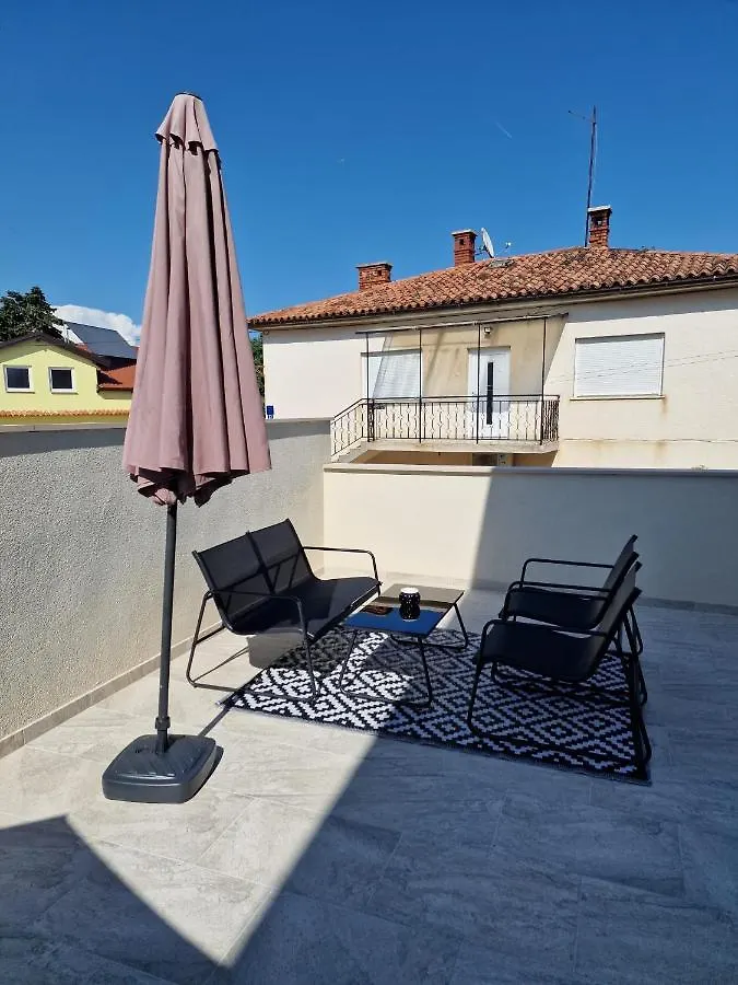 Apartmani Carla Medulin 0*,